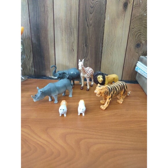 Greenbrier International Misc Animals, Lot of 7 Animals Lion Tiger Giraffe Dog - Picture 1 of 11